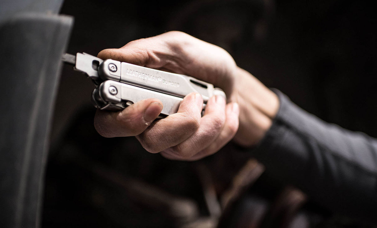 Translation missing: fr.using the surge bit holder