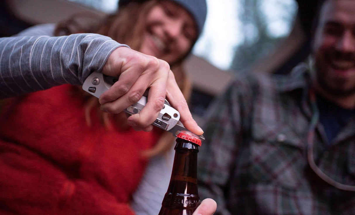 Translation missing: en.FREE K2X opening a bottle