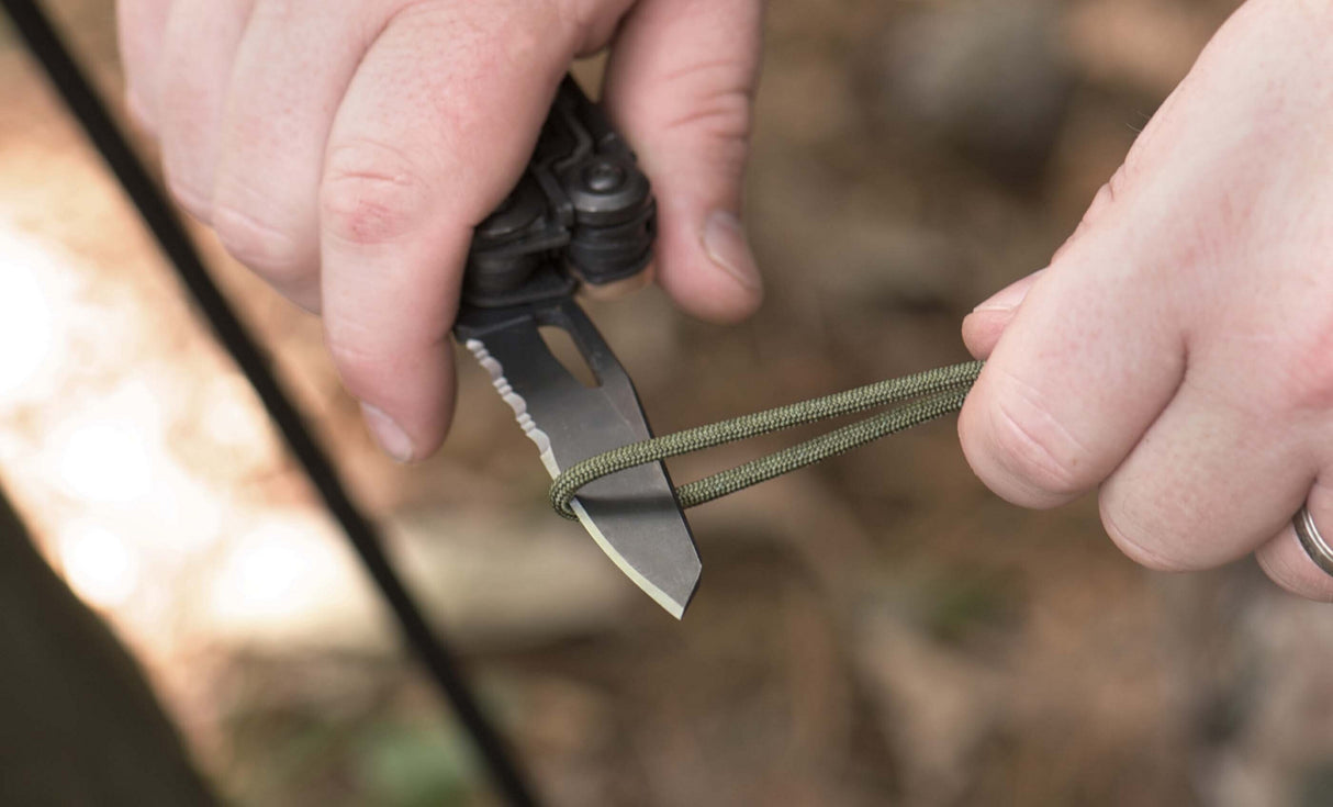 Translation missing: de.MUT EOD blade used to cut rope