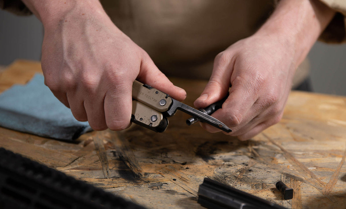 Translation missing: es.Using Super Tool carbon scraper