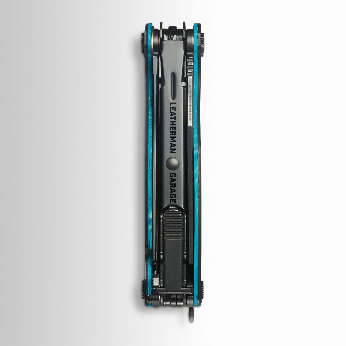 Translation missing: fr.Darkside closed serrated blade side
