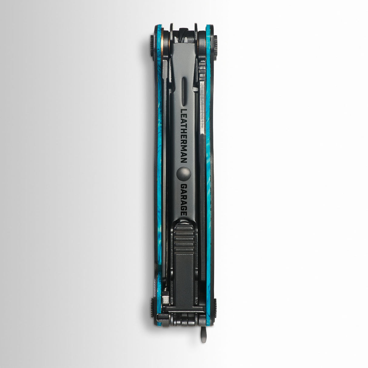 Translation missing: fr.Darkside closed serrated blade side