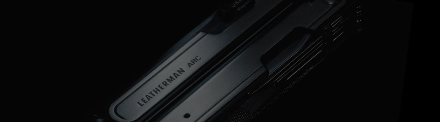 Translation missing: de.Leatherman arc with a black background