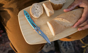 paradise skeletool KB next to sliced bread