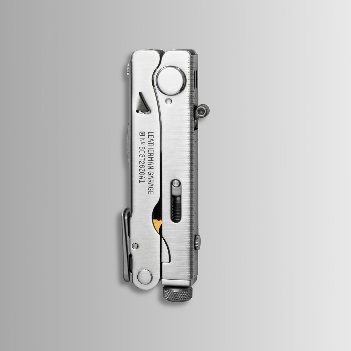Translation missing: de.Stainless steel Batch #008: Captain's Crunch multitool folded, showing Leatherman Garage branding